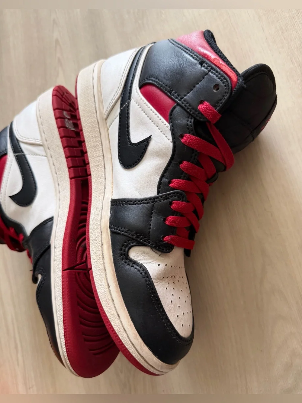 Jordan Air Jordan 1 Mid Gym Red Black Toe White Red Black DQ8426-106 Sz 7.5